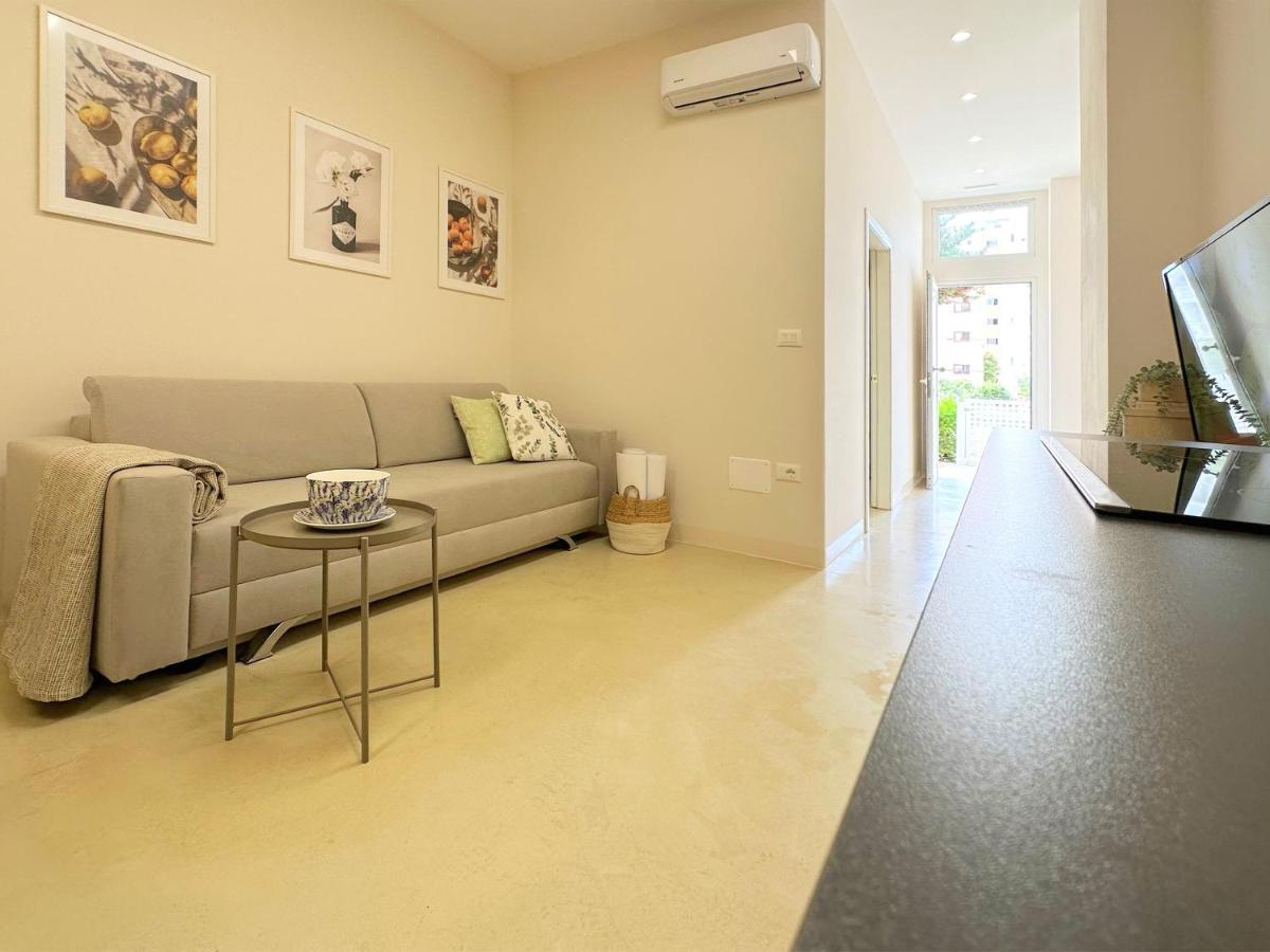 13 Eur For Monthly Stay - Home By The Sea - Hbs Golem  Exterior foto